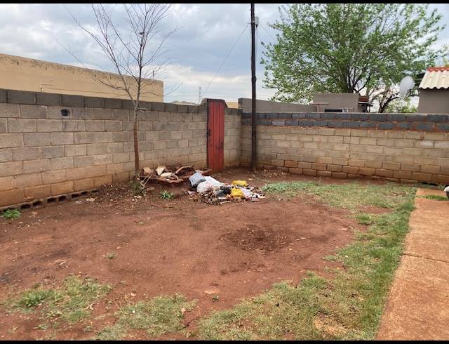 2 BEDROOM HOUSE FOR SALE IN VOSLOORUS EXT 14